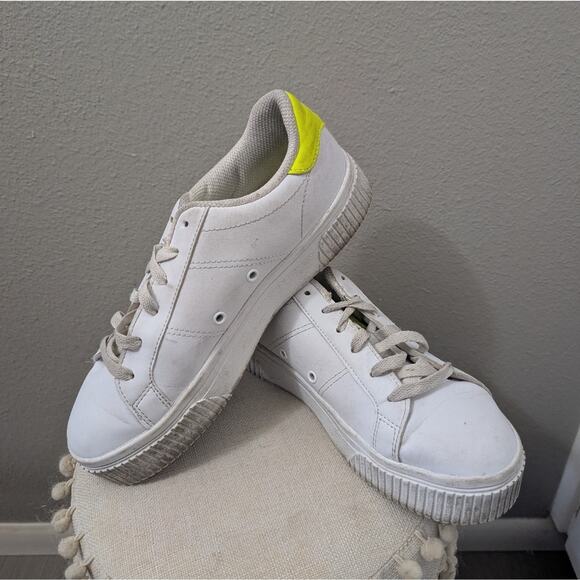 Fila Women's White Sneakers with Yellow Highlights - Picture 4 of 5
